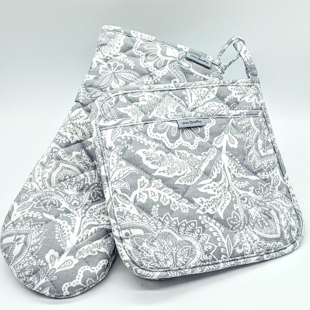 Vera Bradley Quilted Cotton Pot Holder Oven Mitt Set
